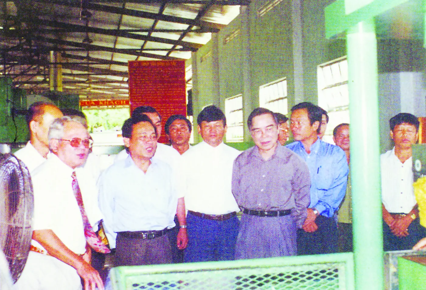 Thủ tướng Phan Văn Khải đến thăm và làm việc tại Công ty.
