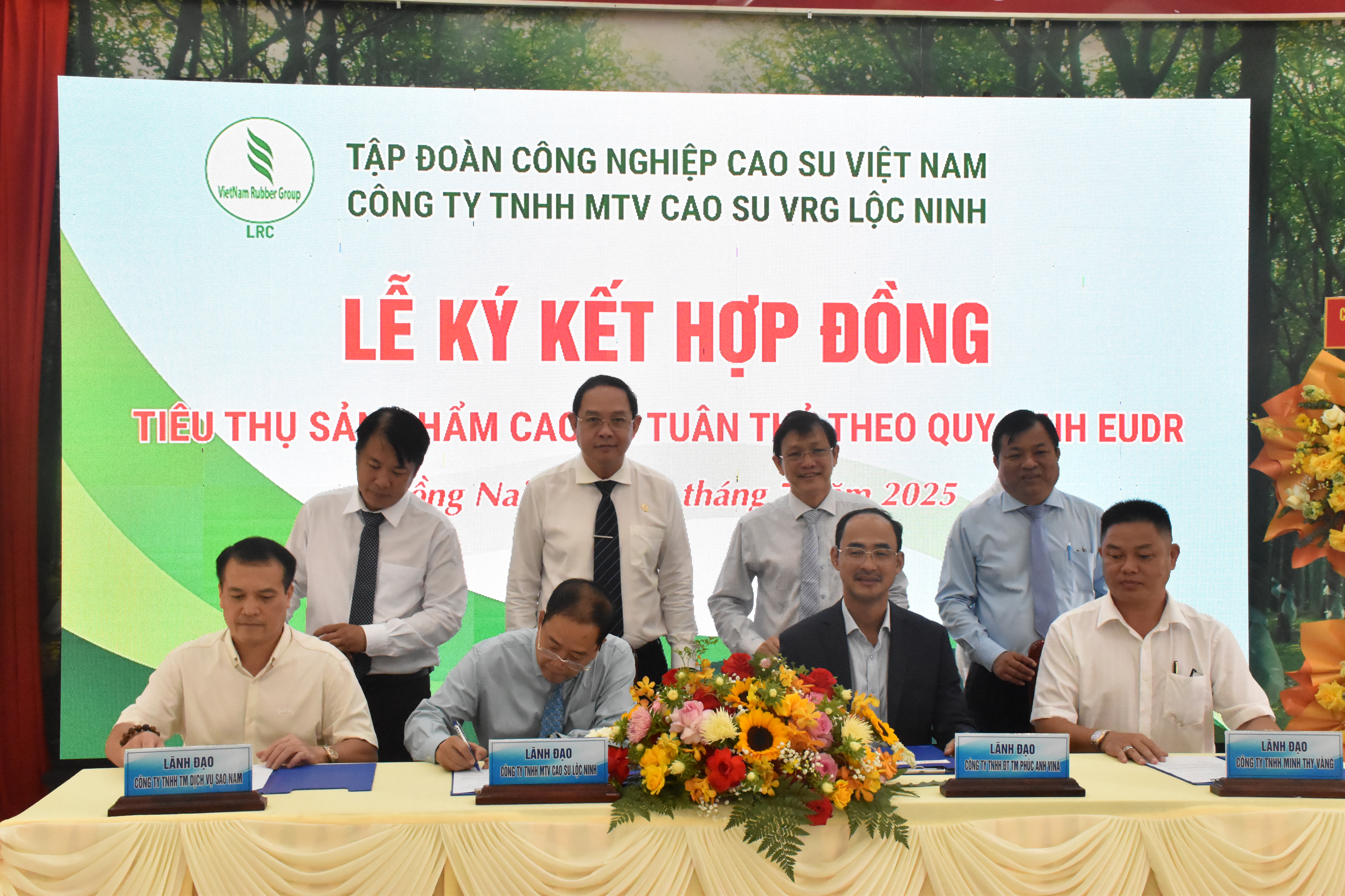 Lễ ký kết hợp đồng tiêu thụ sản phẩm tuân thủ quy định EUDR